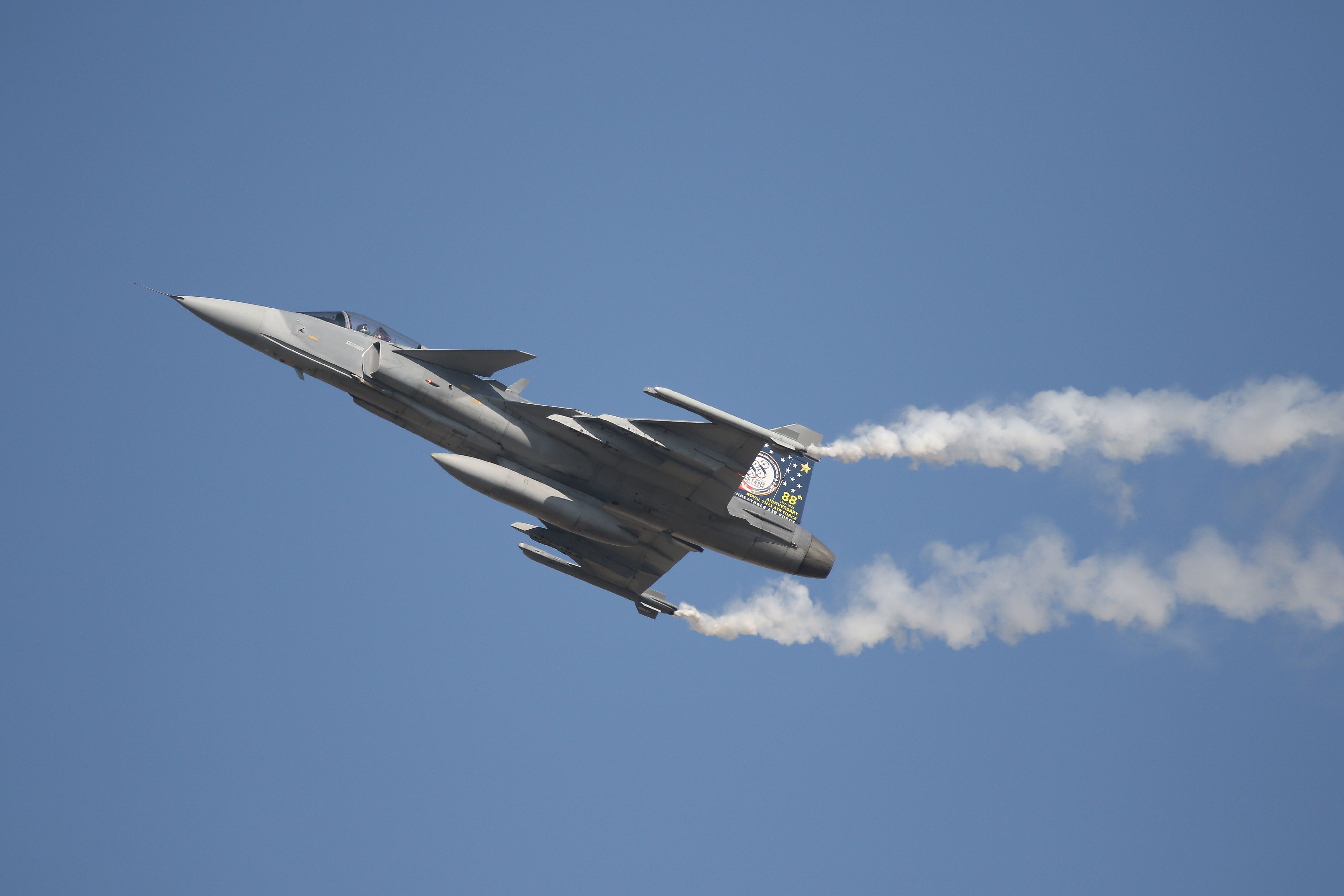 Caça Gripen da FAB encara seu primeiro desafio fora do país