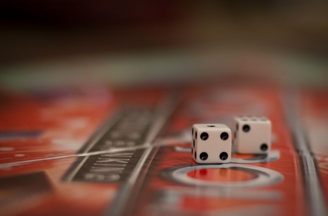 Online Casino: Spielautomaten und Live-Spiele im Überblick