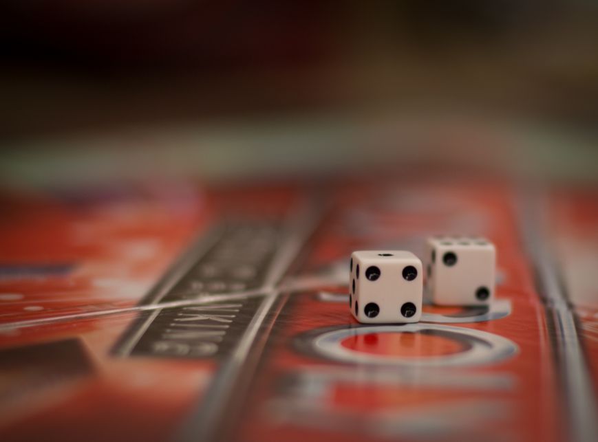 Online Casino: Spielautomaten und Live-Spiele im Überblick