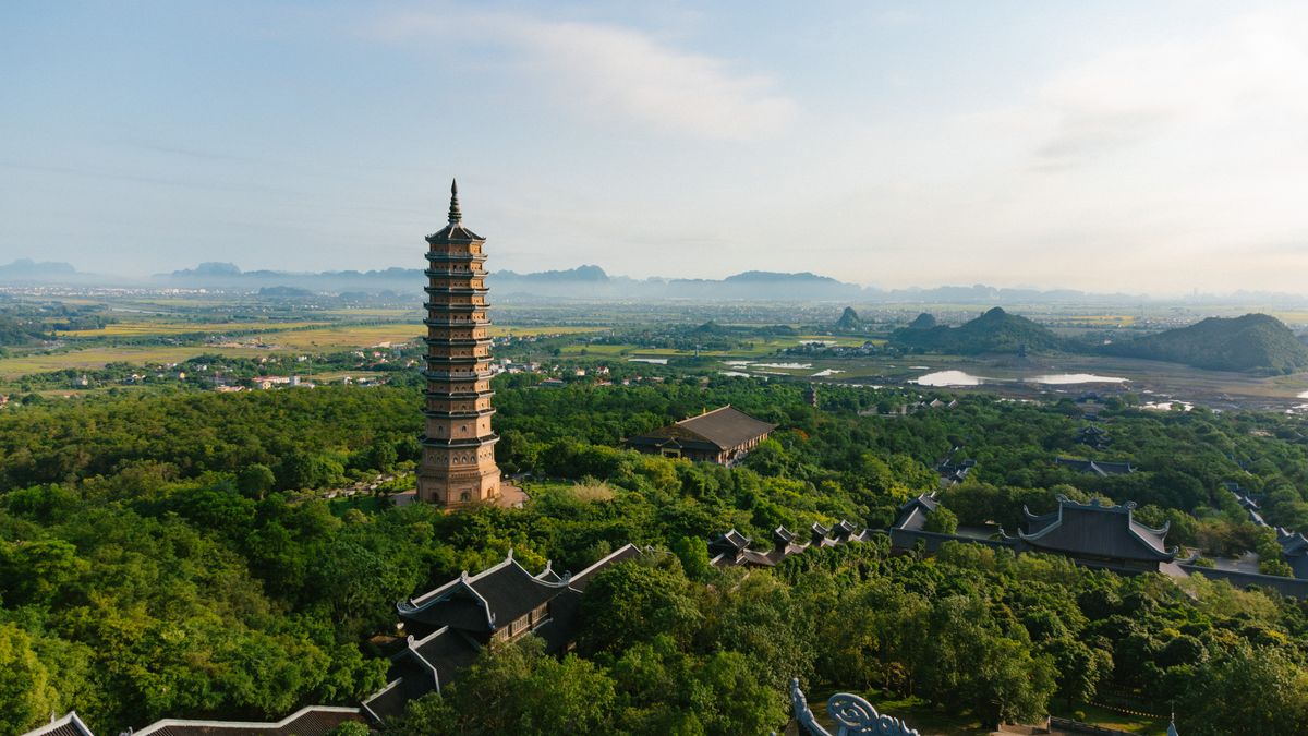 Chùa Bái Đính Ninh Bình - quần thể chùa lớn đi xe điện