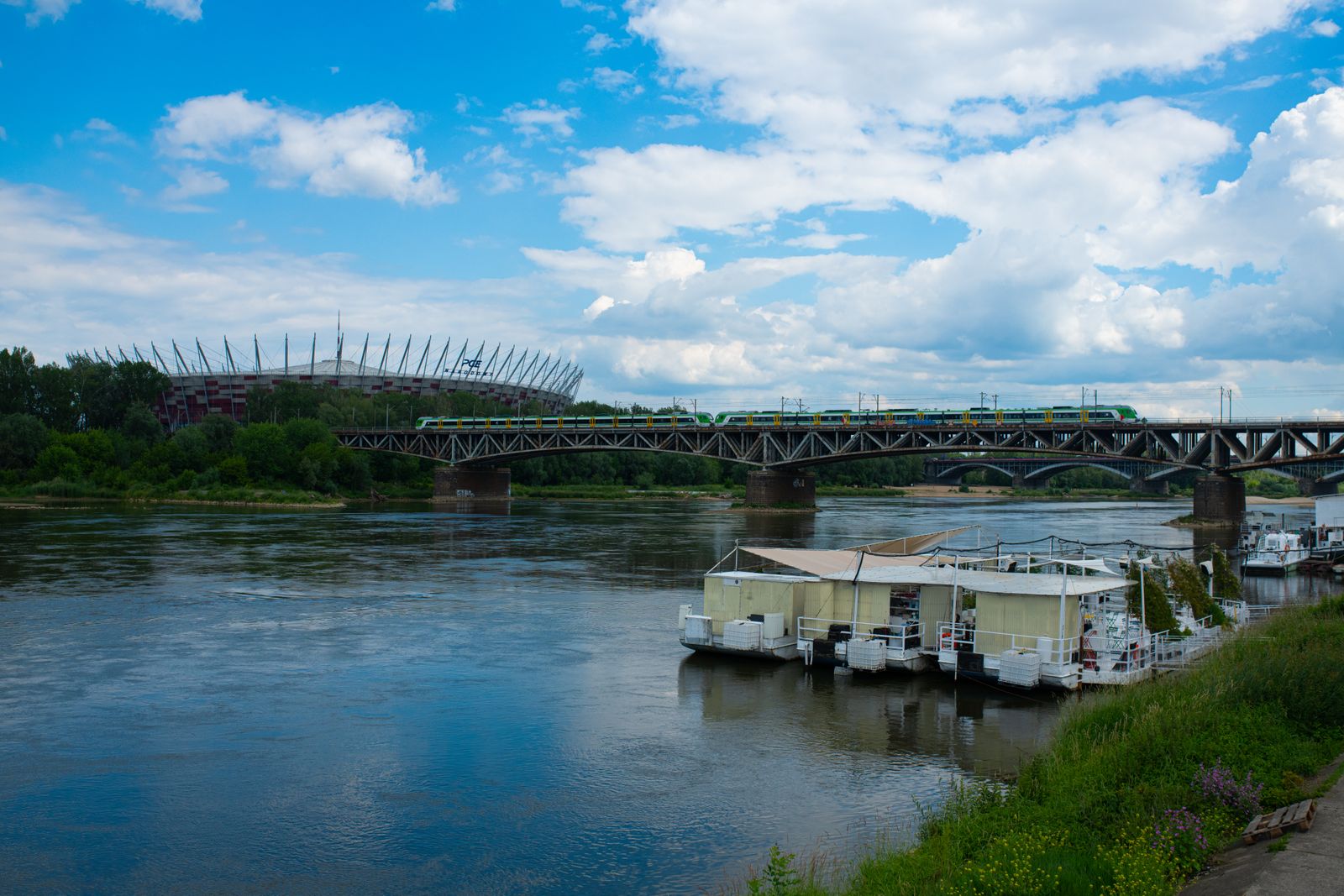 Cazare în Varșovia: Vistula, podul și Stadionul Național