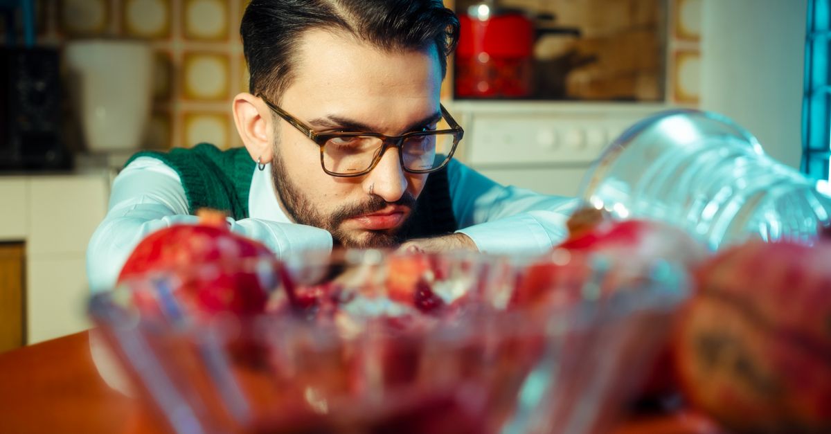 Γιατί ο λαιμός μου γαργαλάει ενοχλητικά και με κάνει να βήχω αμέσως αφού πιώ κρύο γάλα;