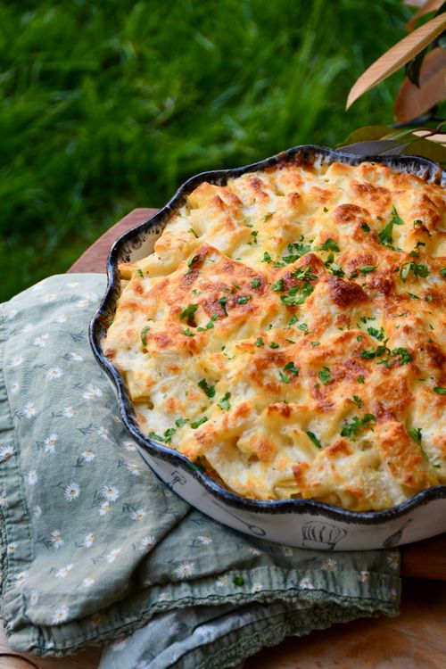 Free A creamy, cheesy, golden-brown potato casserole perfect for gatherings. Stock Photo