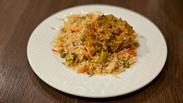 Fragrant Chicken Thigh Stir-Fry with tomato and cream