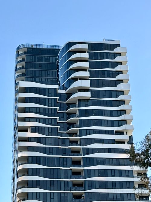 Free Sleek and modern high-rise building in Box Hill, Australia, on a sunny day. Stock Photo
