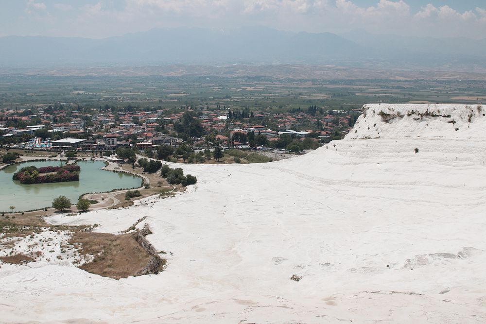 Vista aérea de las terrazas blancas de Pamukkale, Turquía