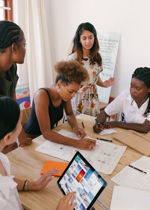 Free Photo of Women at the Meeting Stock Photo