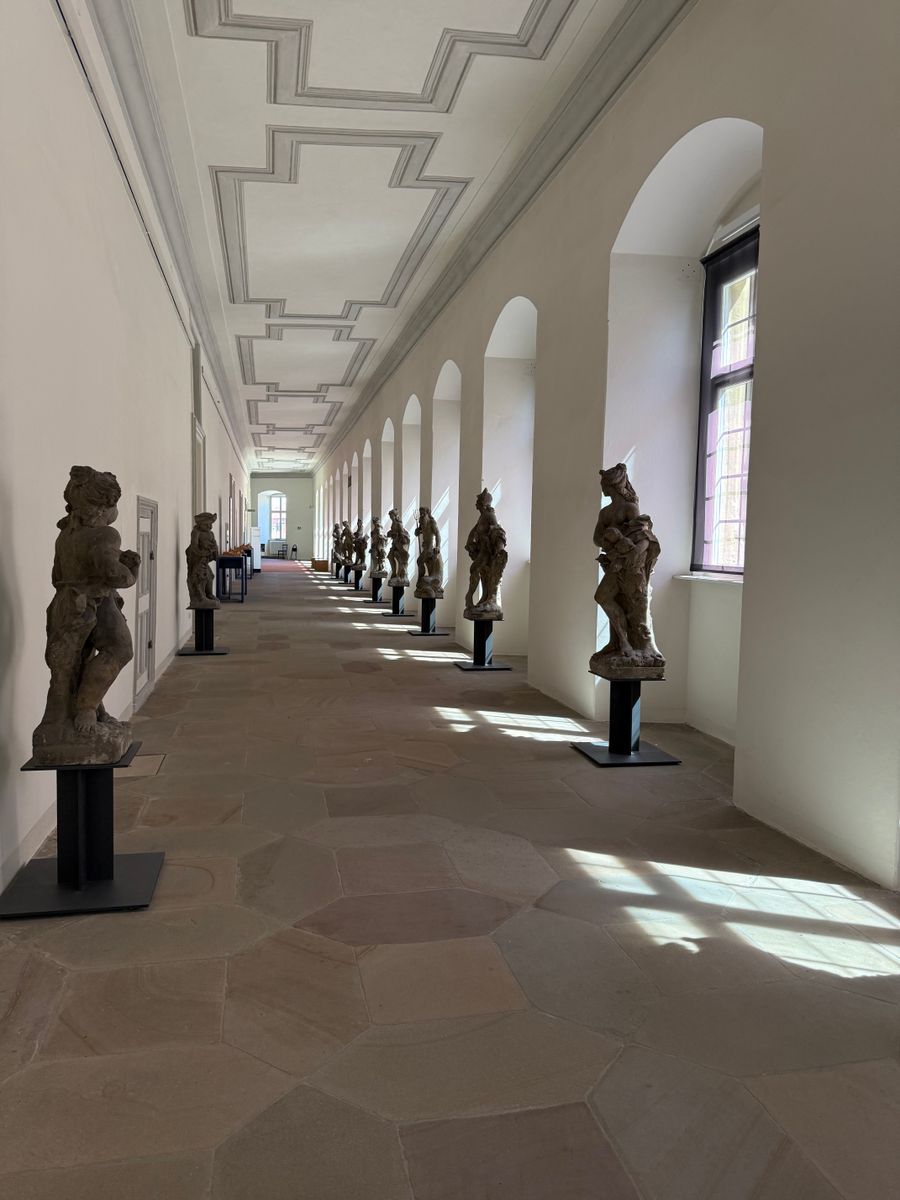Statue Viewing Gallery photo 4
