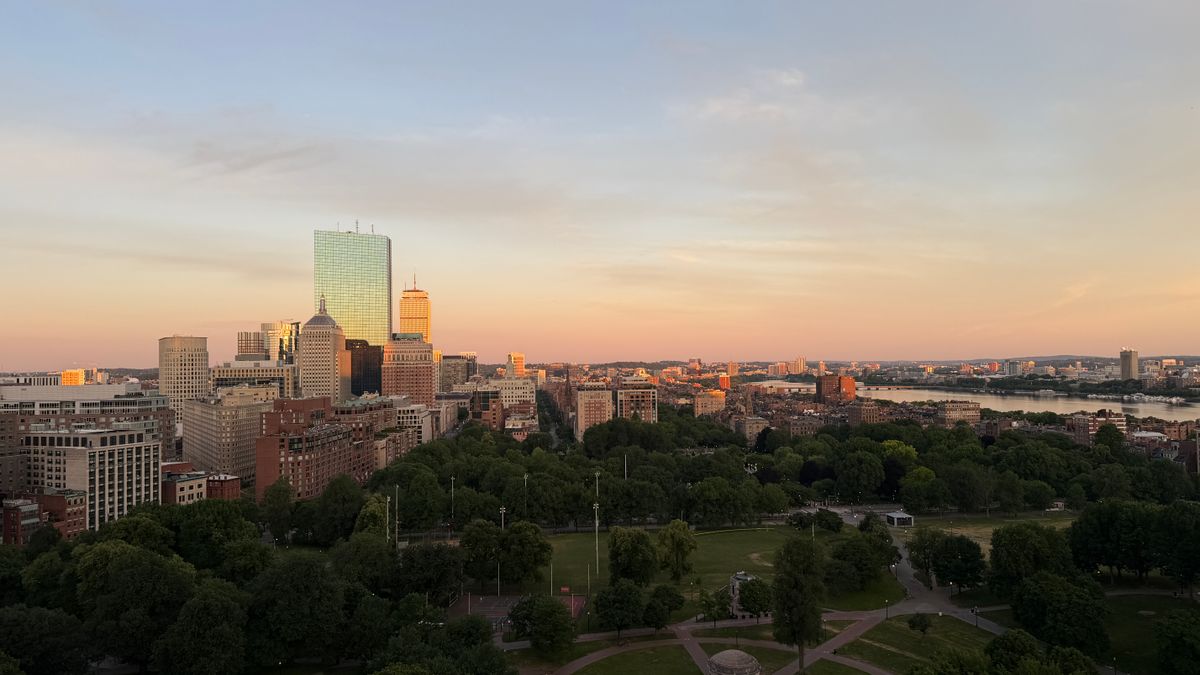 How to Enter Back-To-School Giveaways in Boston, Massachusetts Without Scams