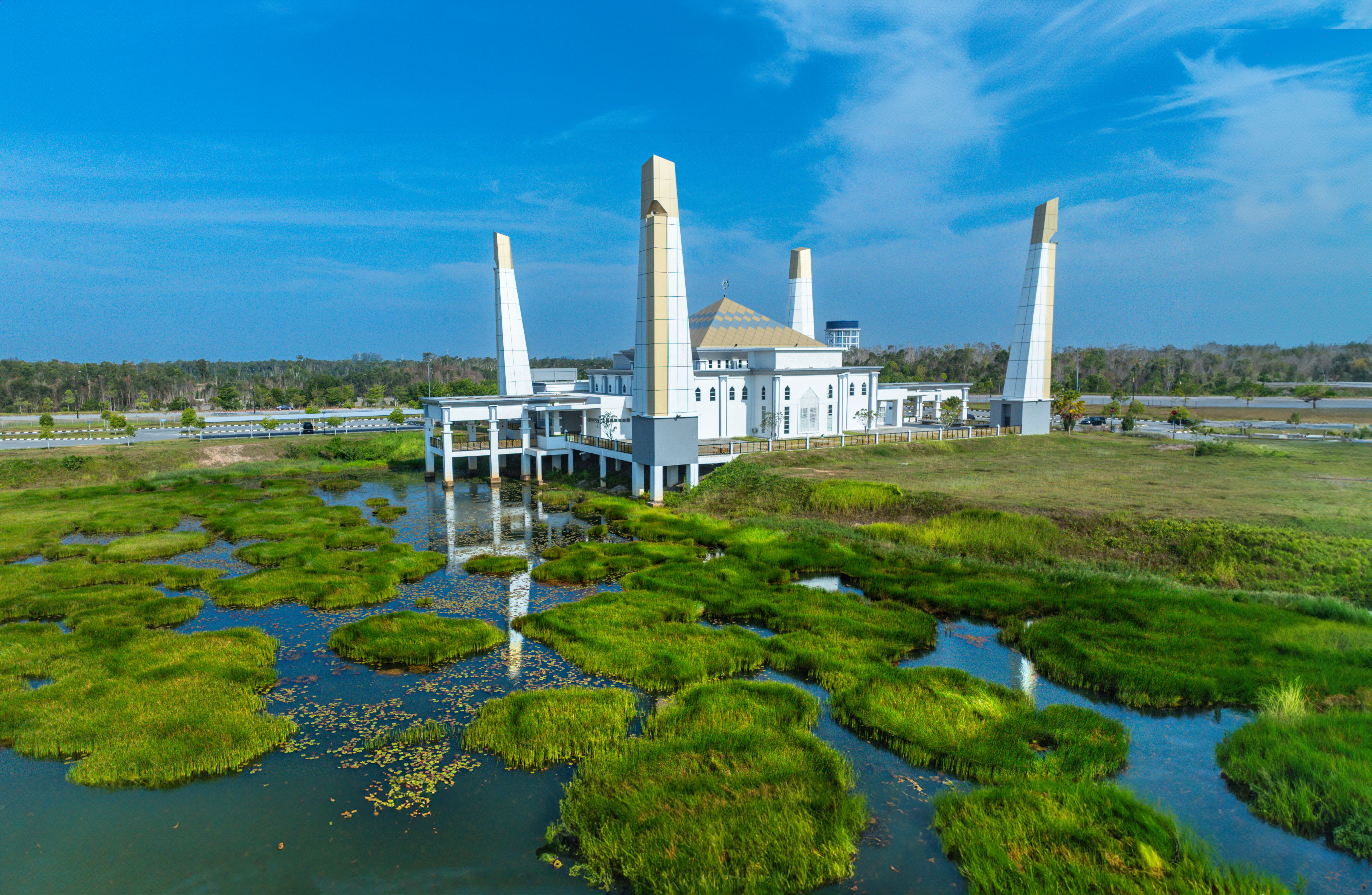 Visit the Green Raja Haji Fisabilillah Mosque in Sepang