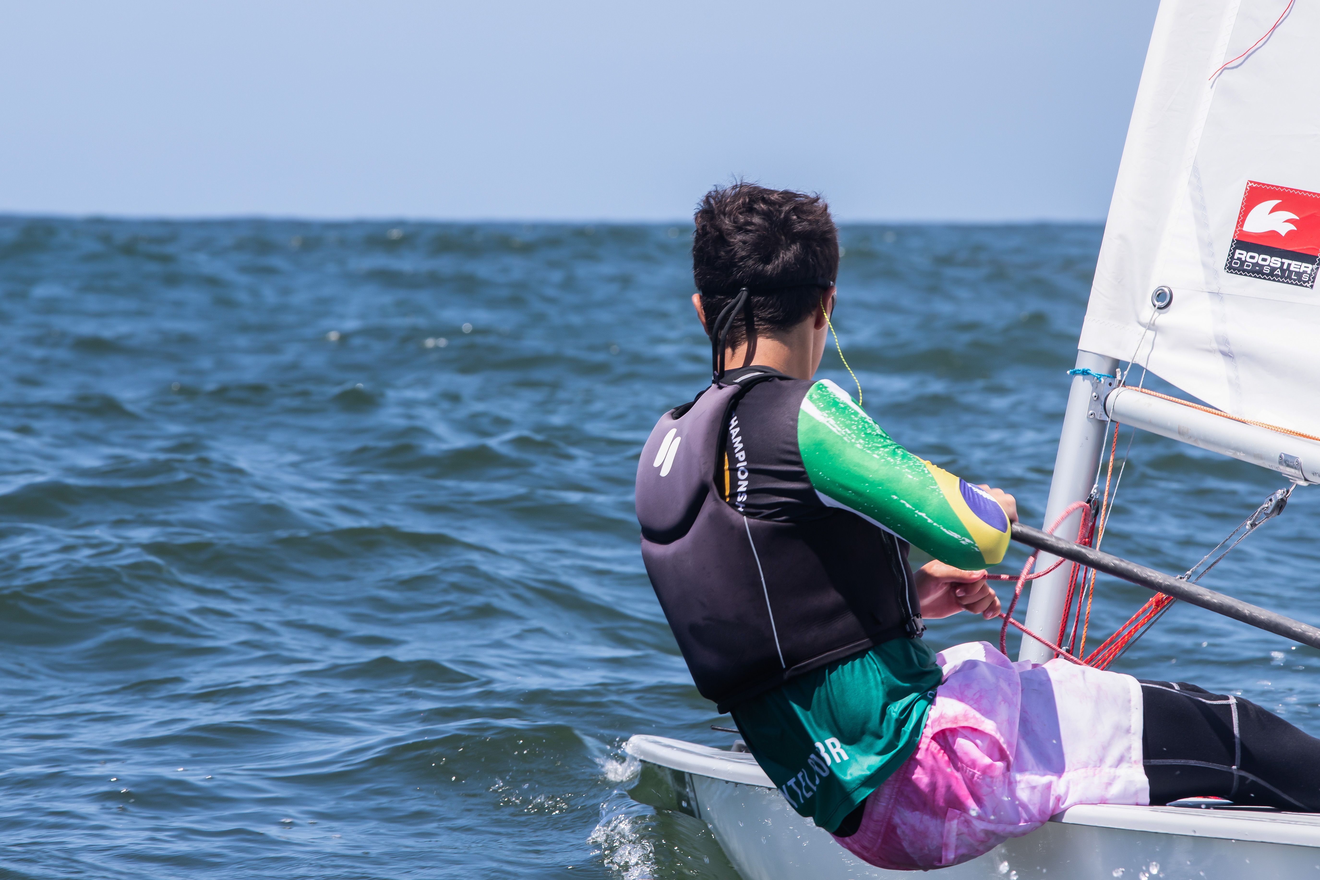 Melhores esportes aquáticos para praticar no Nordeste: guia completo