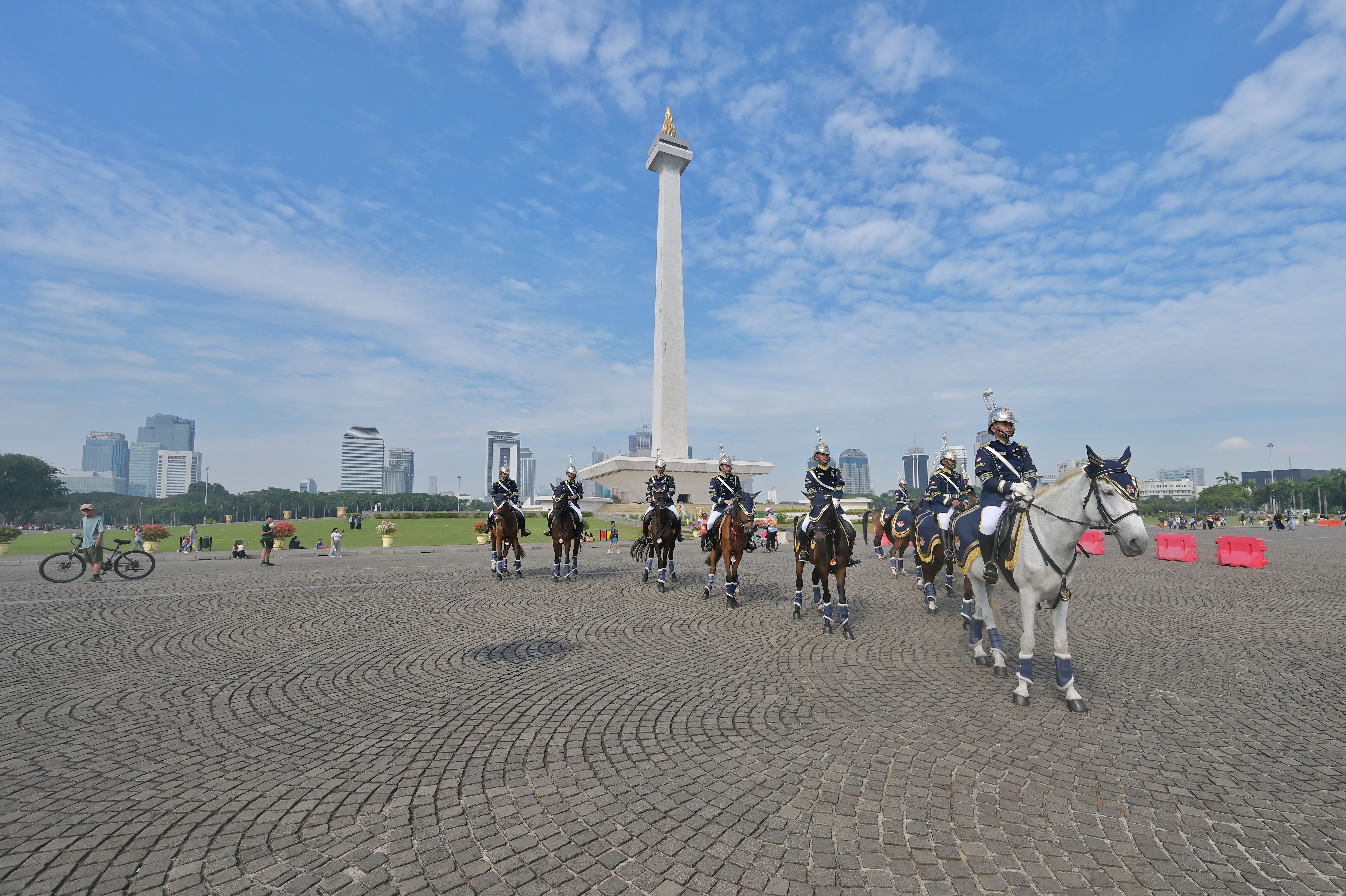 jakarta national monument monas obelisk independence indonesia sky