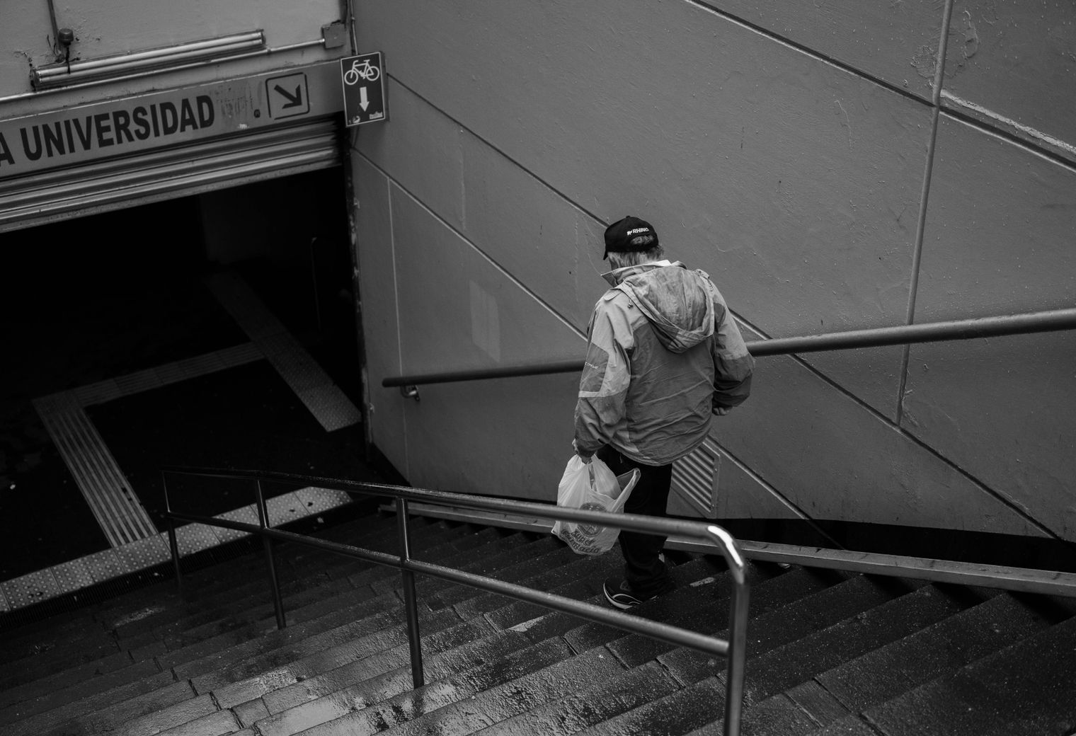 Wooburn — movers carrying boxes for a flat move
