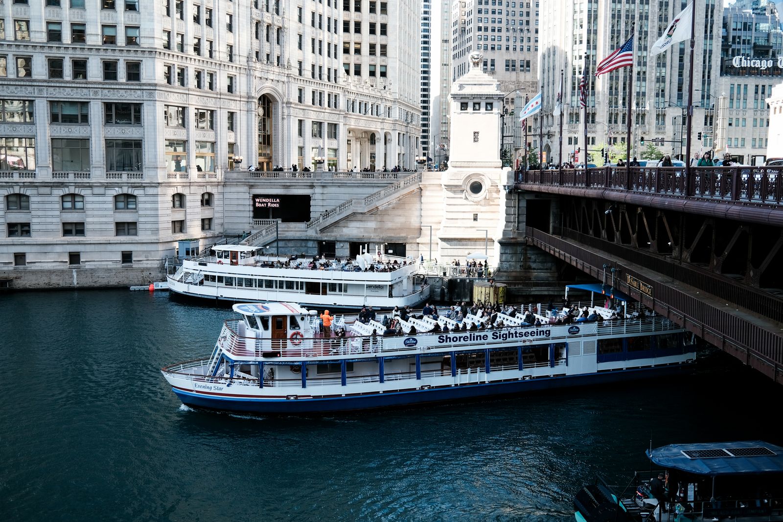 The first boats of the day leave the Riverwalk dock around 10am. Book the earliest or the latest sailing for the light.