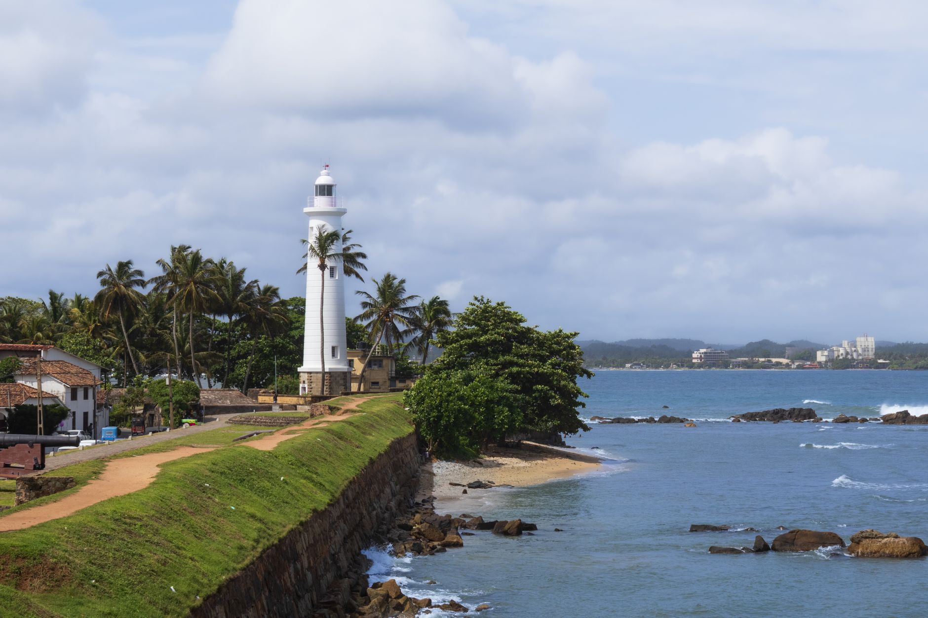 Nightlife and Evenings in Galle: Where to Eat, Drink & Explore After Dark