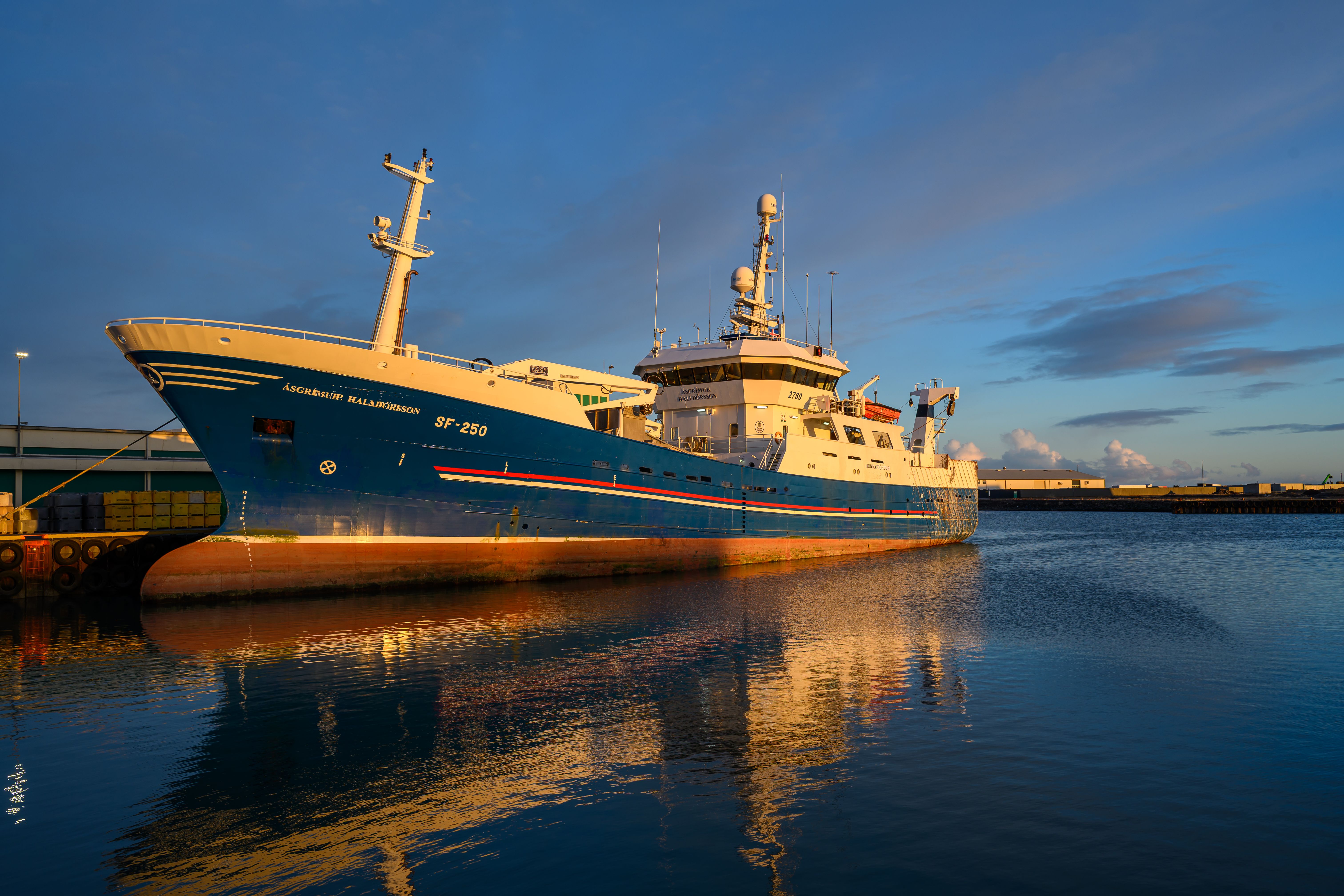 AK Board of Fish limited a commercial fleet to protect Western Alaska salmon. Then the AG stepped in — Photo by Ruben VP on P