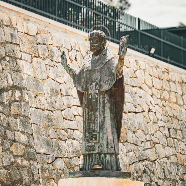 Religious Statues & Sculptures
