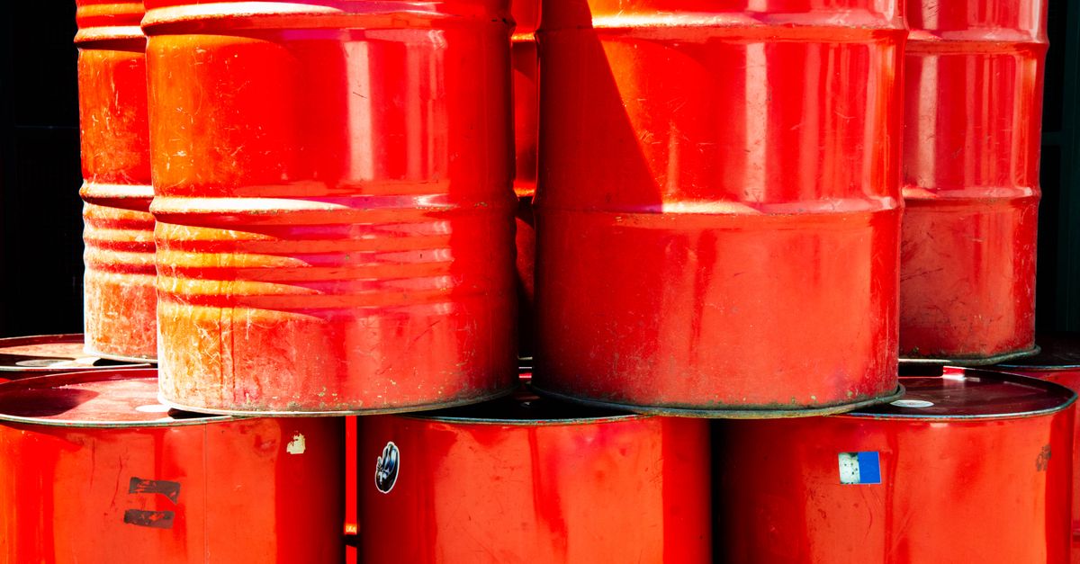 Oil Prices Surge as US-Iran Tensions Push Brent to Five-Week High