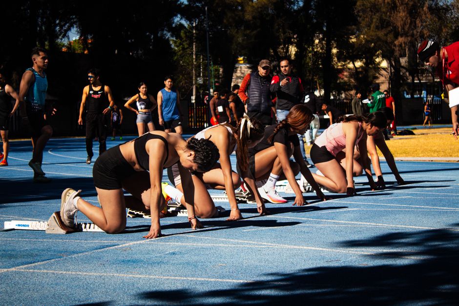 runner track starting line