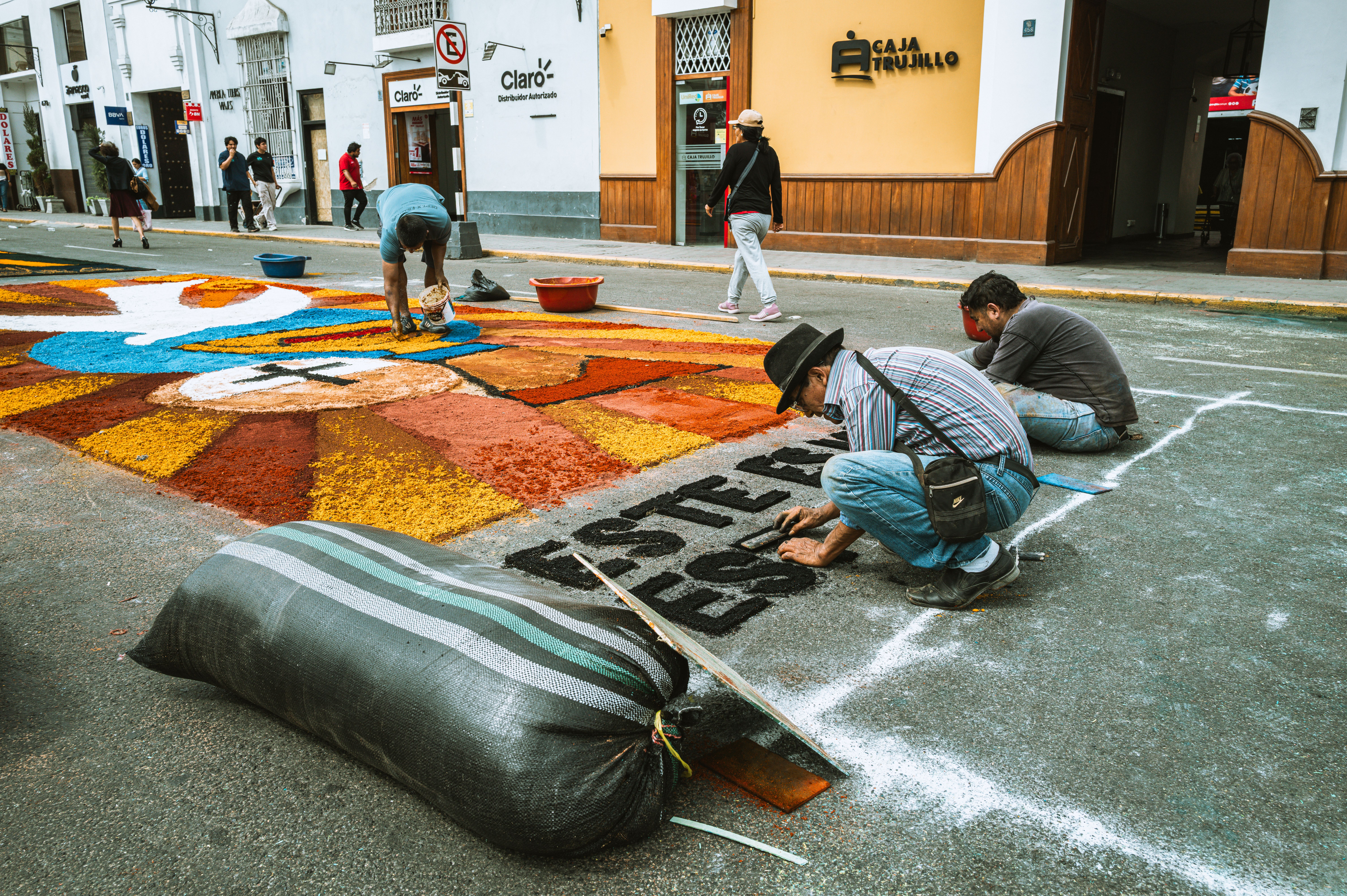 Calle Libertad — the open-air gallery