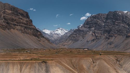 Free Scenic view of the rugged mountains in the Himalayas, showcasing dramatic terrain and snow-capped peaks. Stock Photo