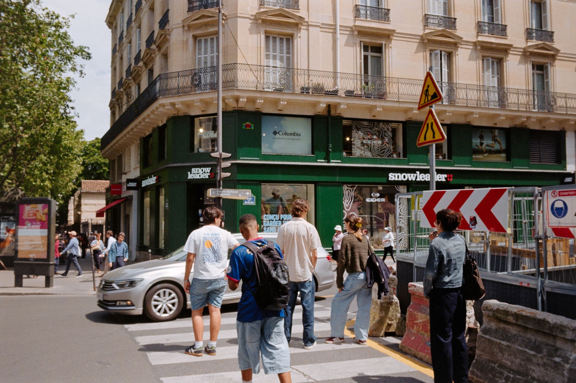 Saison touristique 2026 : bonne malgré incendies et canicules, selon le ministre