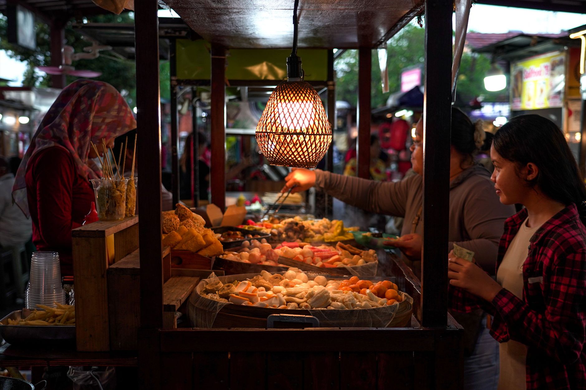 Rahasia Makanan Khas di Warung Tersembunyi