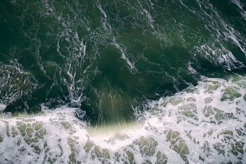 Free Green Water Waves Stock Photo