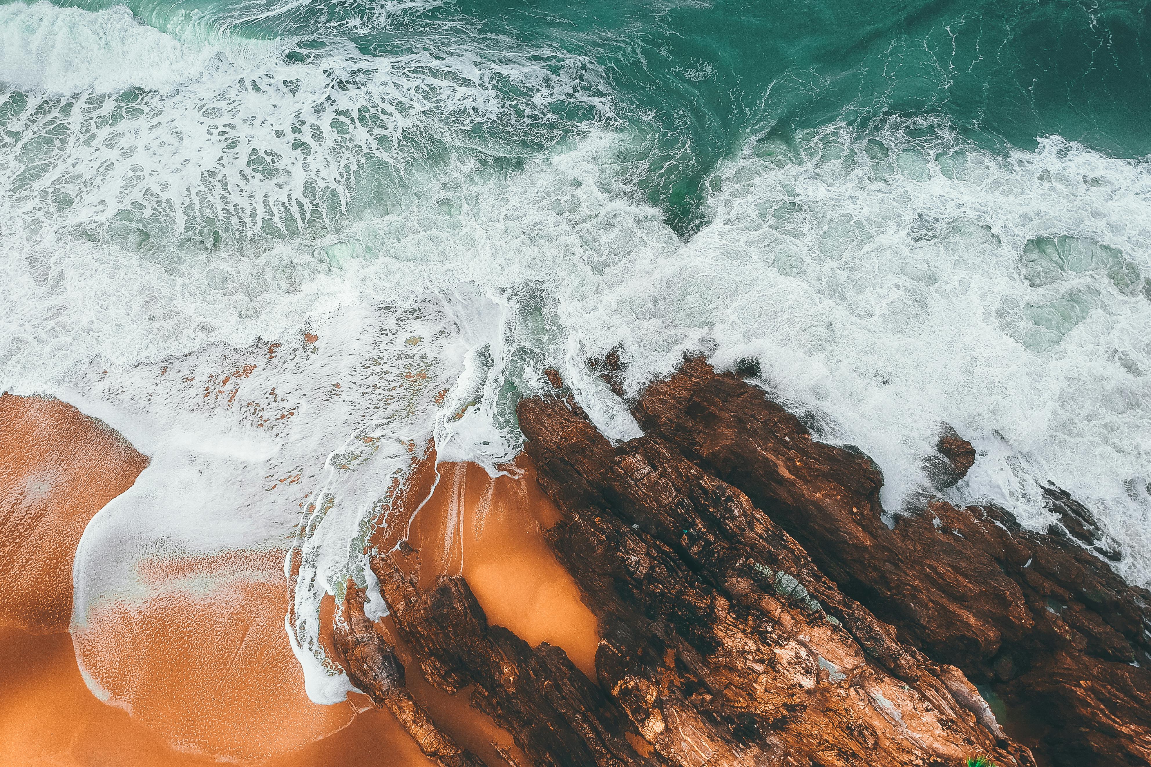 ocean waves crashing on shore