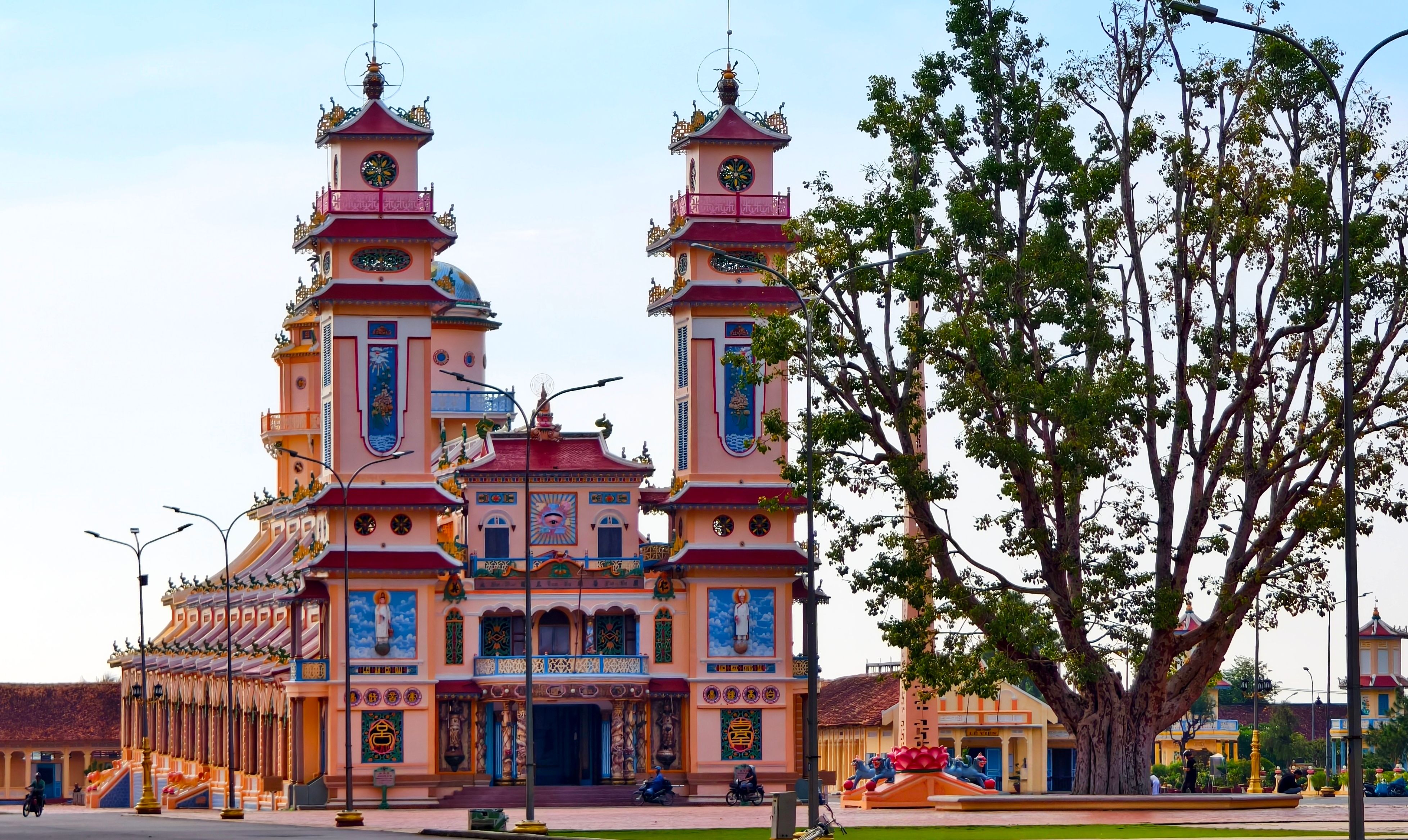 Kinh Nghiệm Phượt Tây Bắc Bằng Xe Máy: 7 Mẹo 'Địa Phương' Bạn Cần - destination