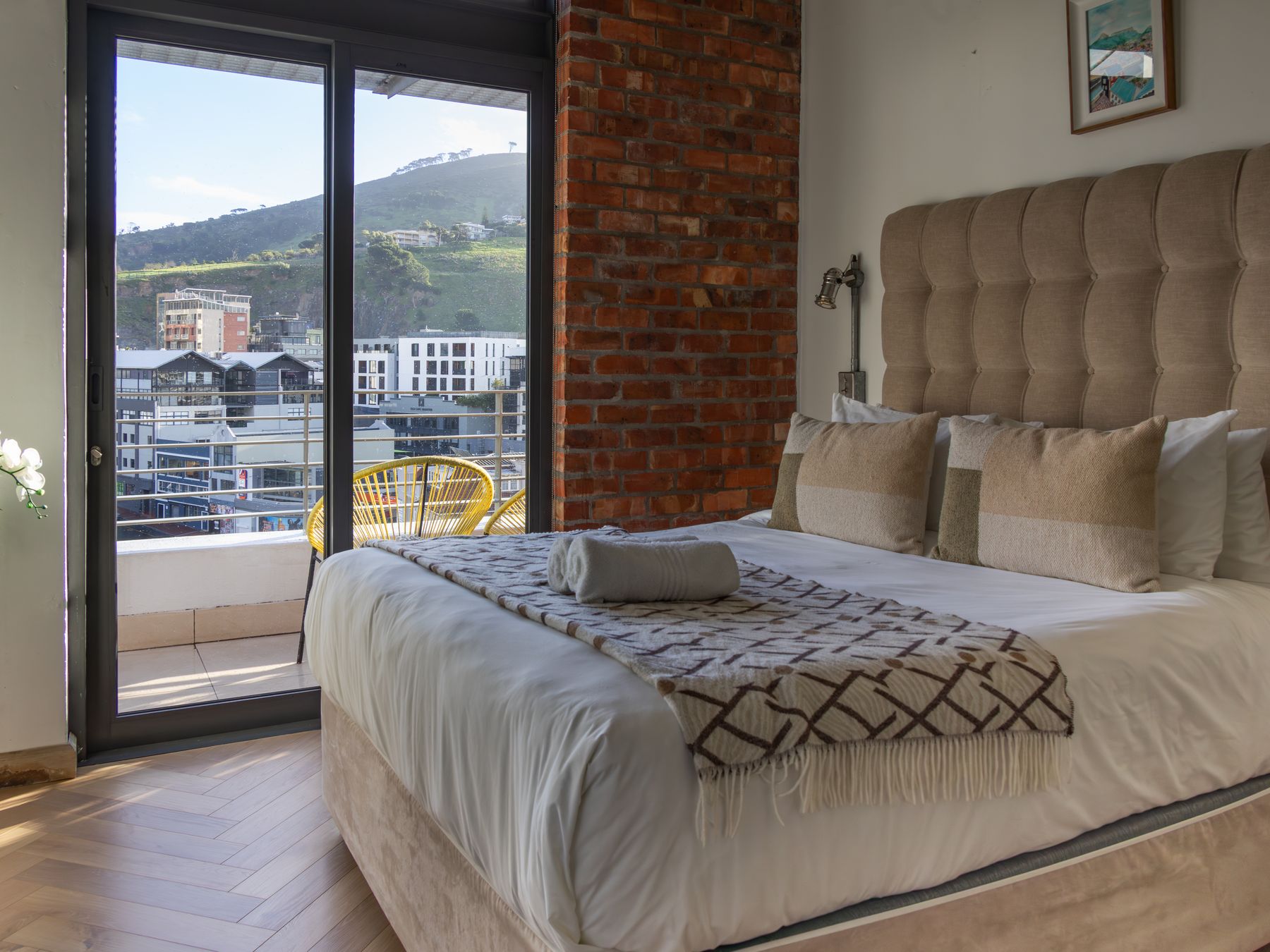 Somers Town — professional movers carrying furniture on a house move