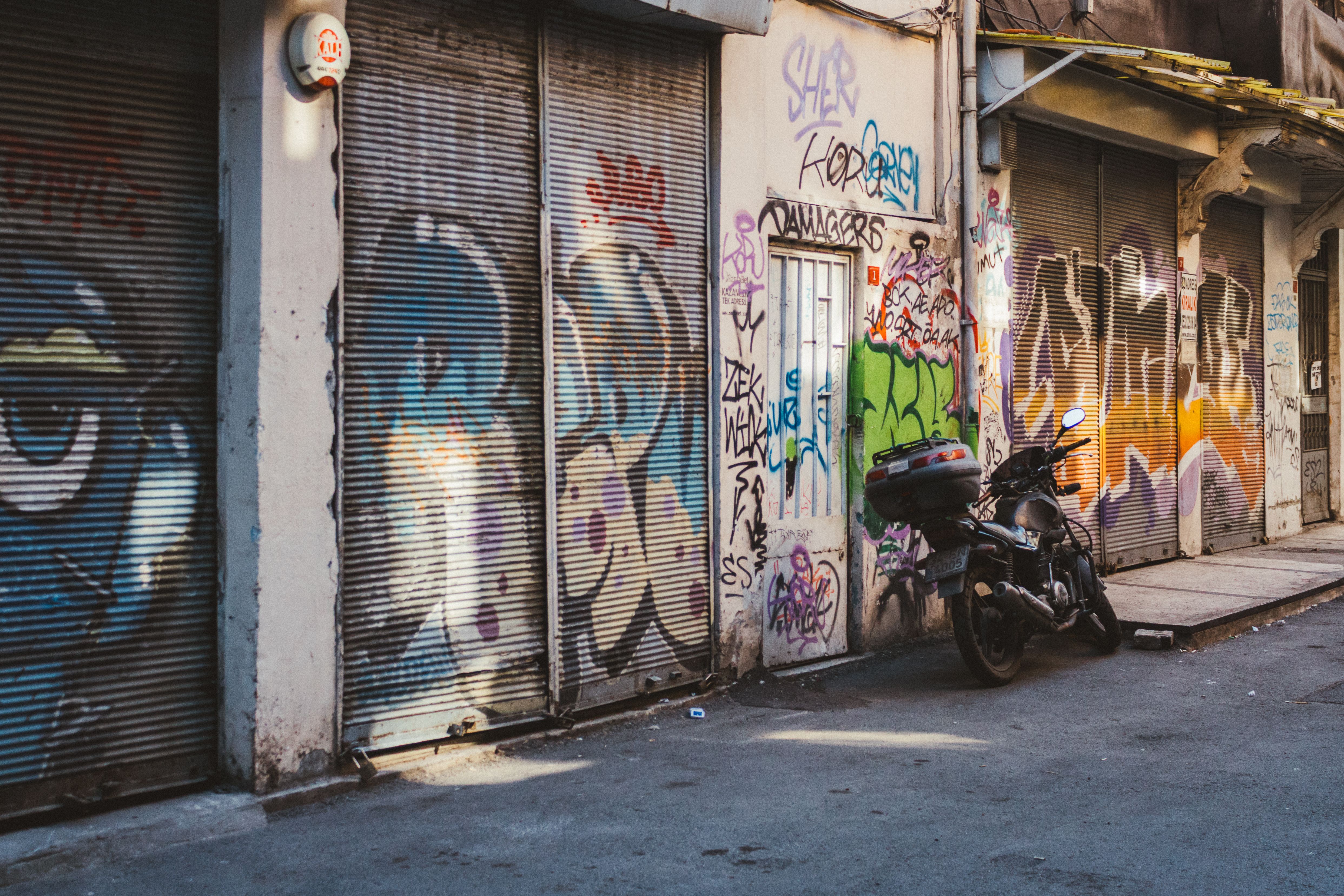 Albanische Riviera per Motorrad: Die ultimative Küstenroute