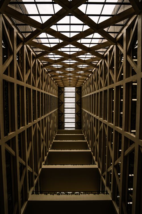 Free Dramatic view of a modern atrium ceiling showcasing geometric patterns in Minneapolis. Stock Photo