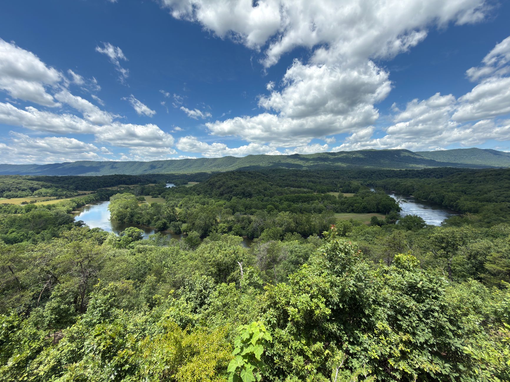 Panoramic view over the green Shenandoah Valley from the Blue Ridge near Front Royal