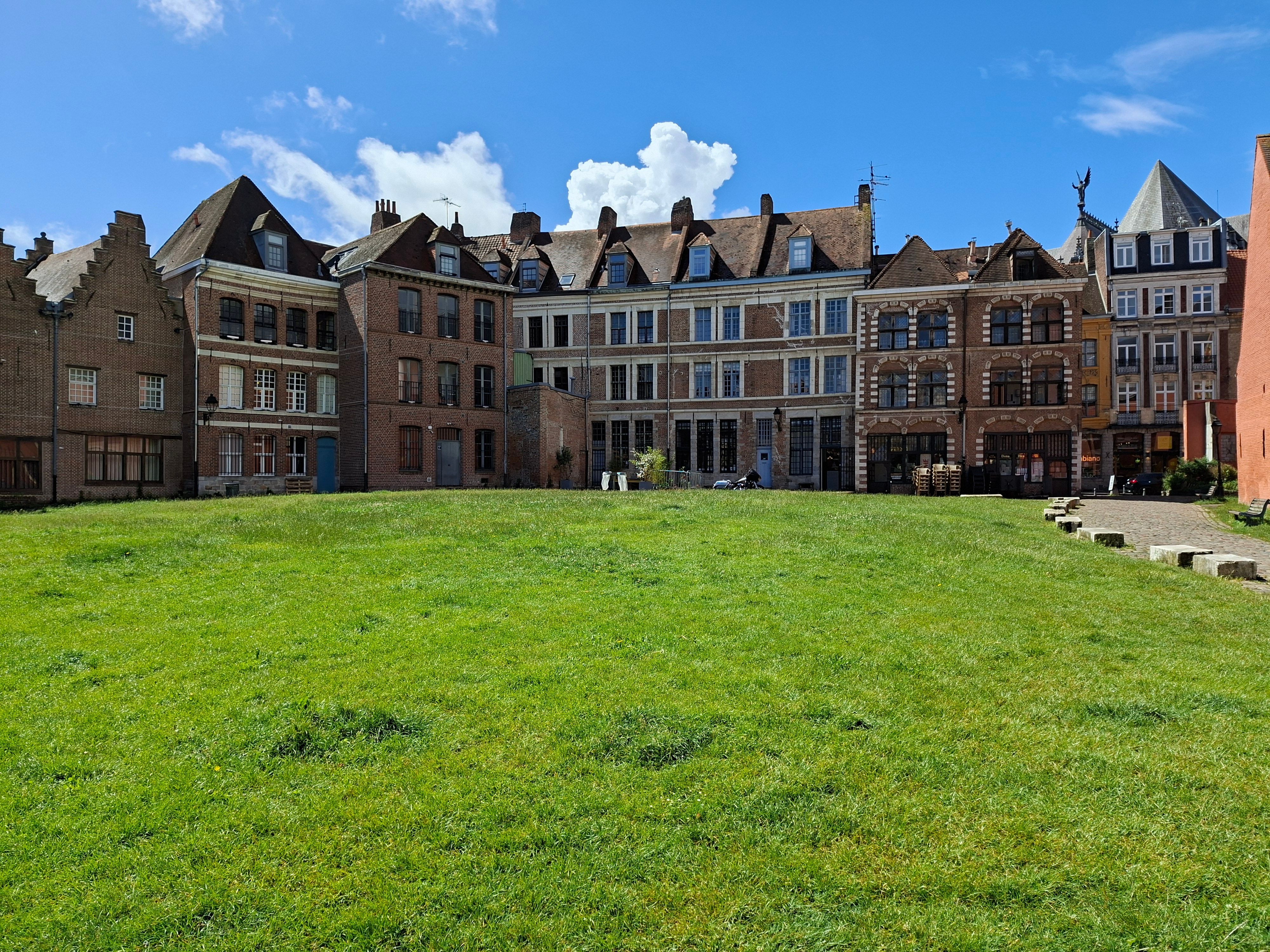 Quartier des Carmes — a flash of Art Deco