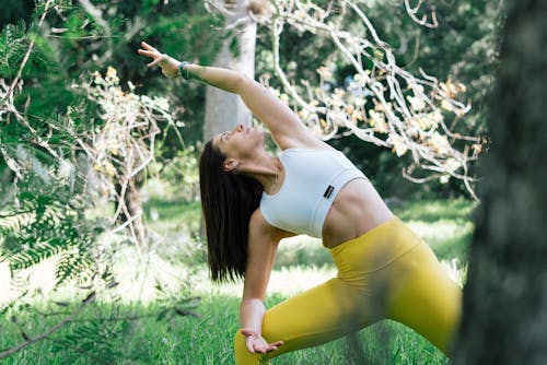 Foto Van Vrouw Die Yoga Doet