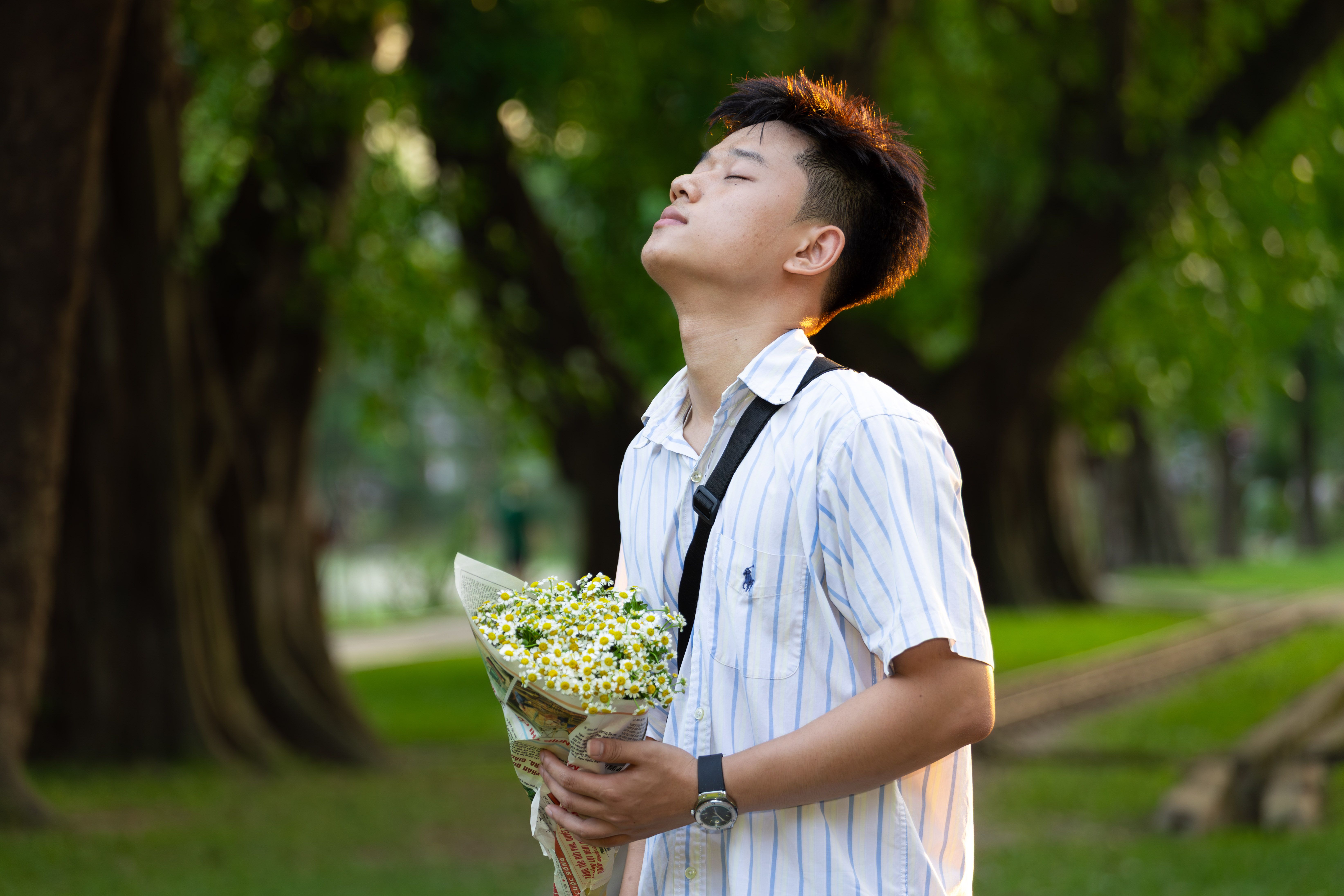 Hít thở sâu là phương pháp đơn giản nhưng hiệu quả để giảm căng thẳng.