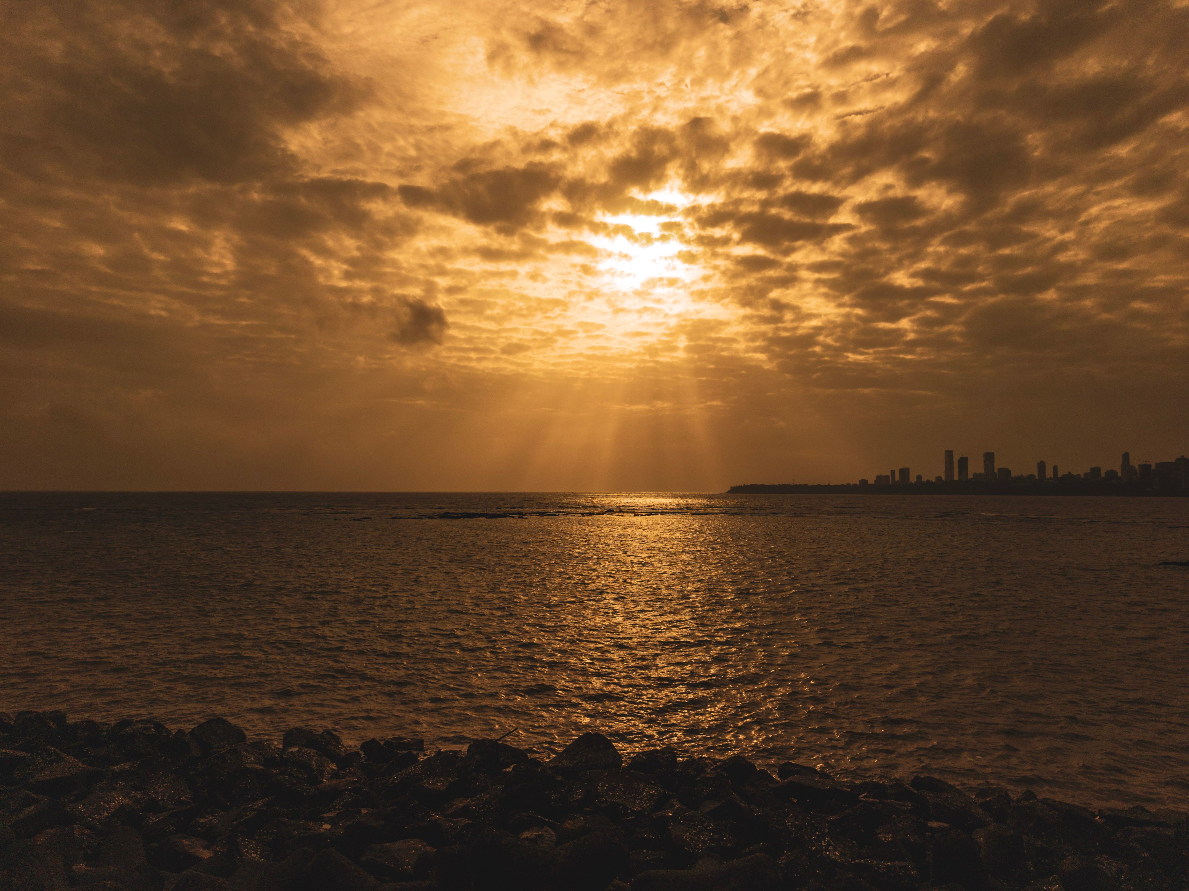 Evening on Juhu Road, west side