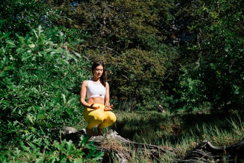 Foto Der Frau, Die Yoga Tut