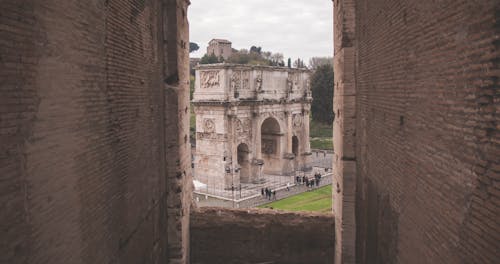 Antyczny łuk W Rzymie