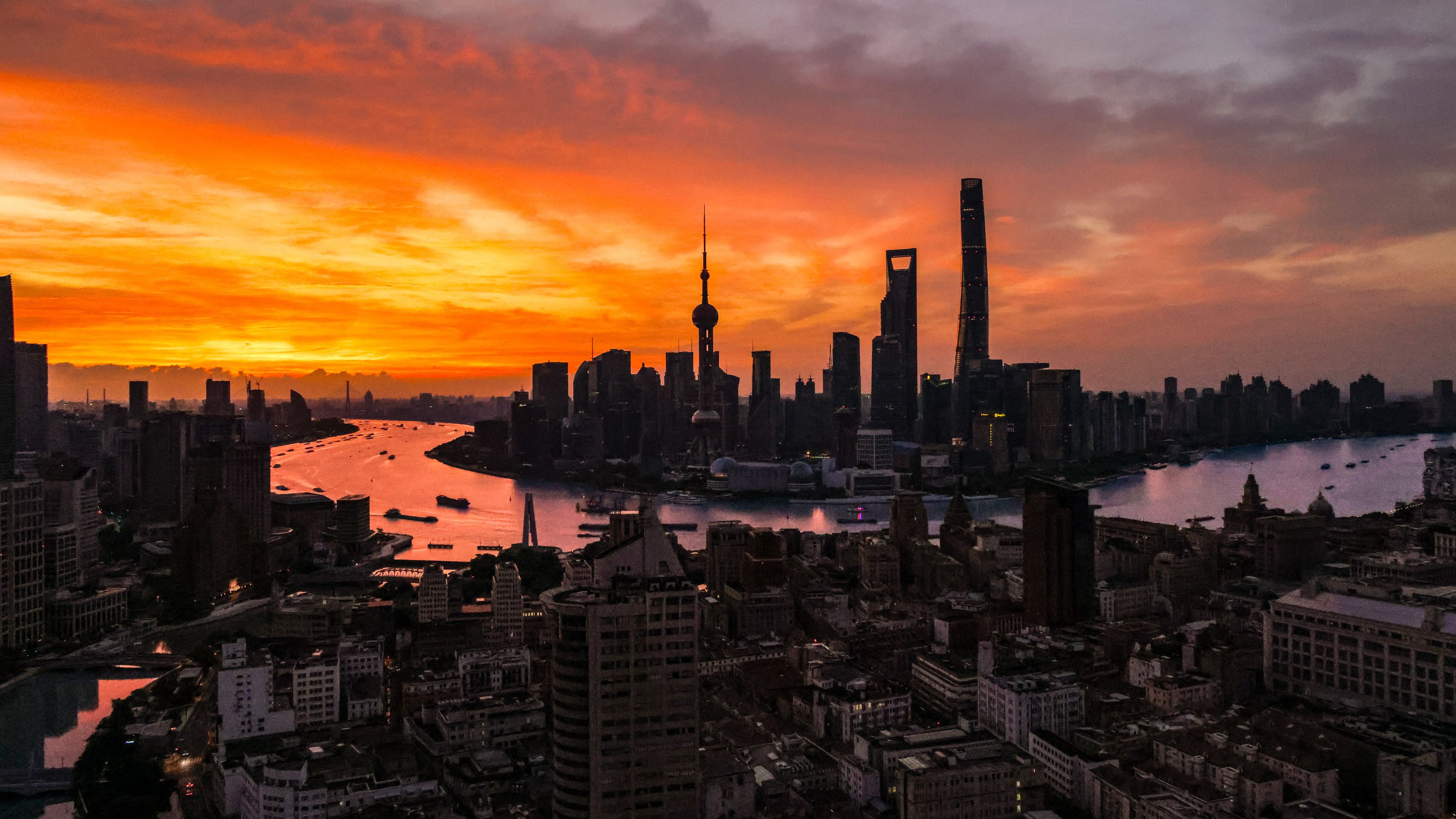 Shanghai Cancels Over 1,300 Flights as Typhoon Dolphin Approaches China