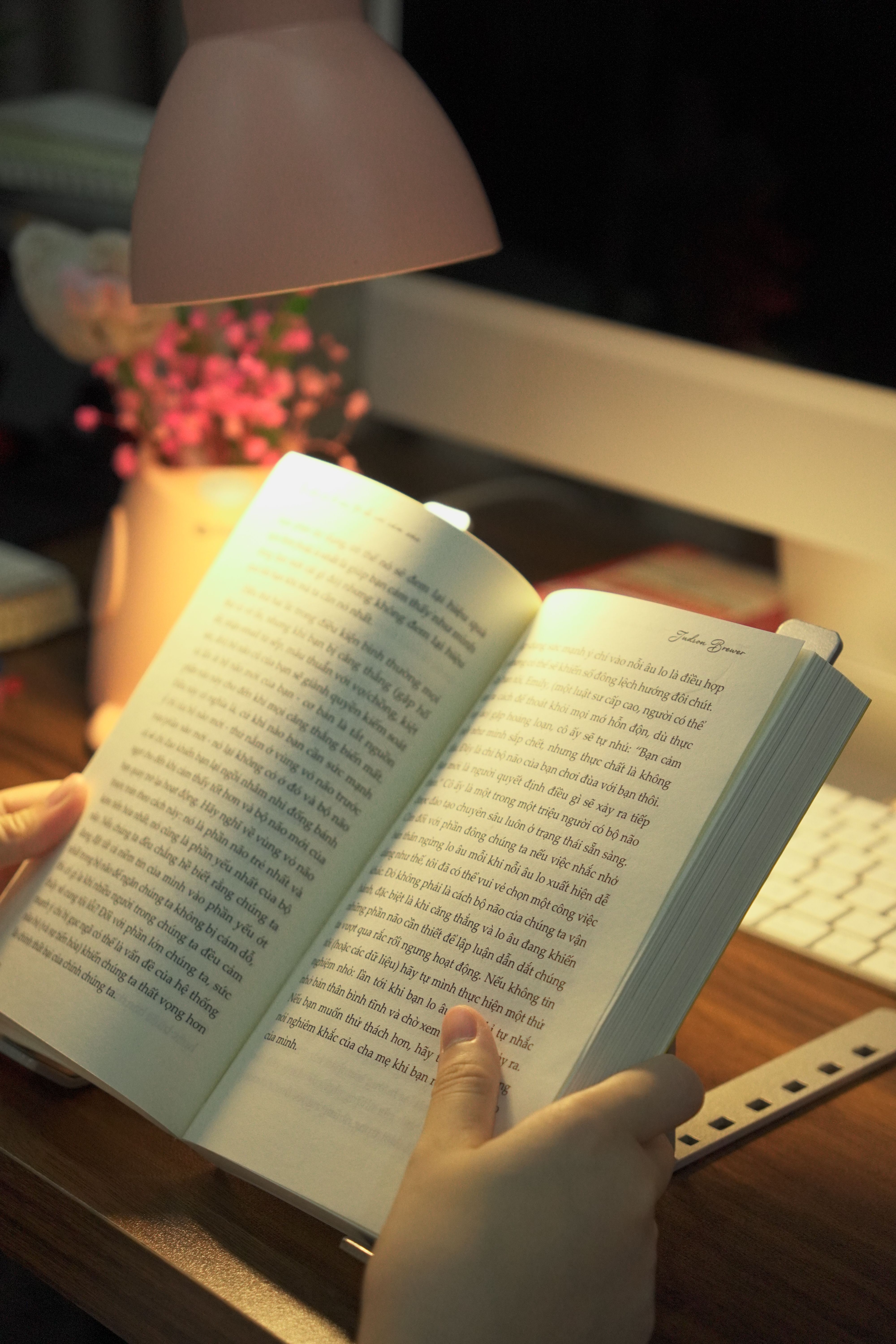 Ngồi Lâu: Mối Nguy Hiểm Tiềm Ẩn Cho Sức Khỏe Và Cách Phá Vỡ Vòng Luẩn Quẩn