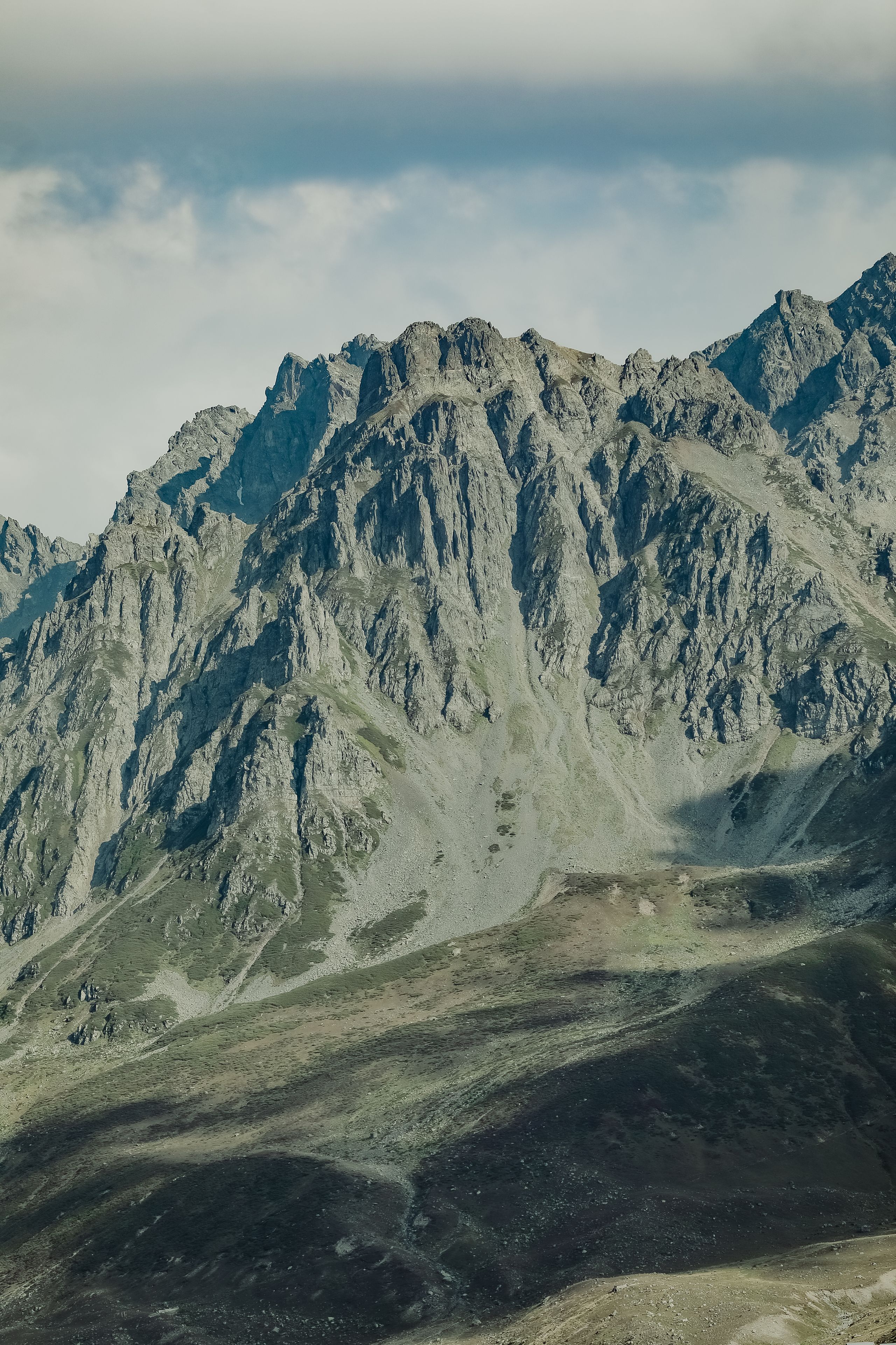 A stunning view of rugged mo