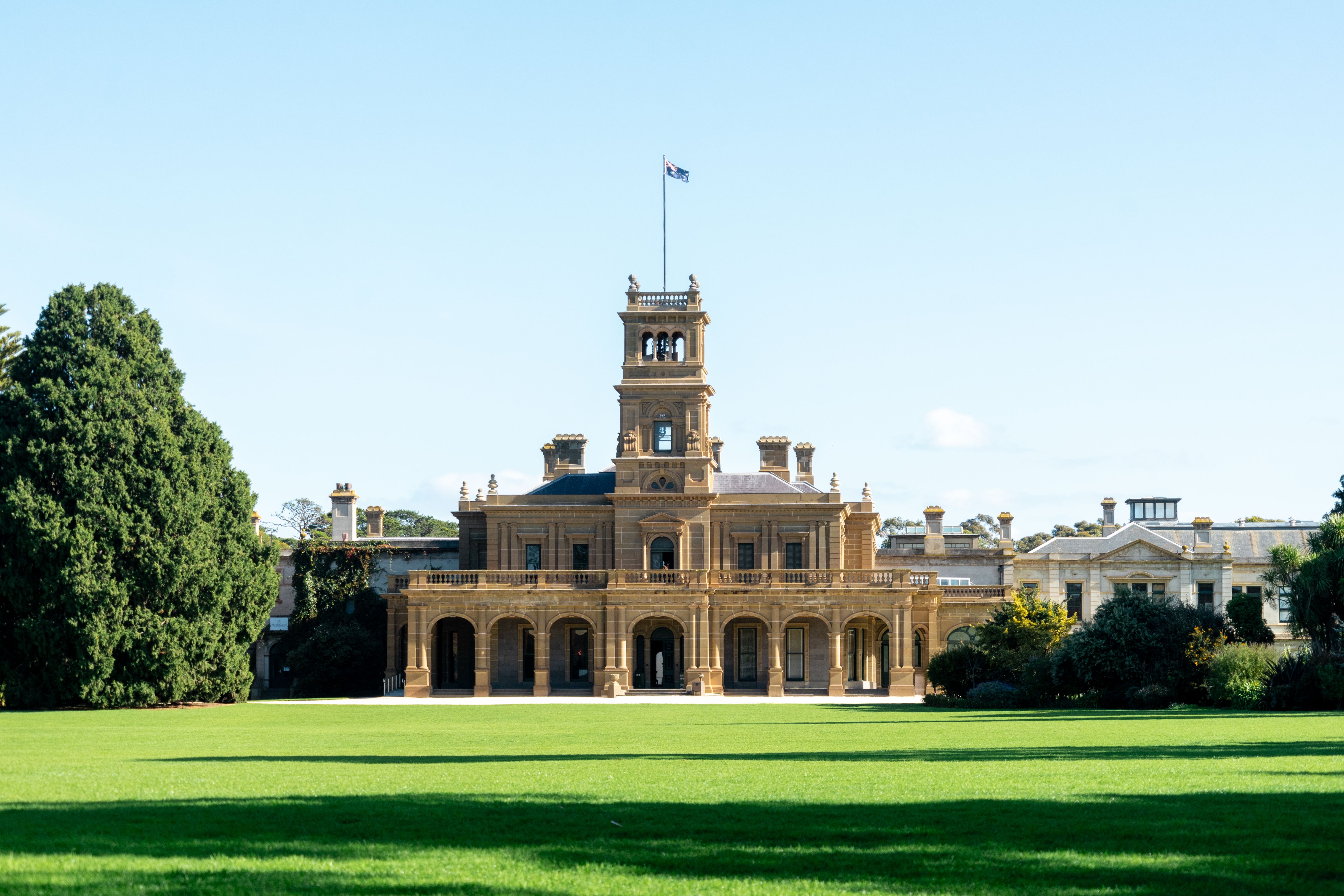 Independent MPs launch new Australian centrist party