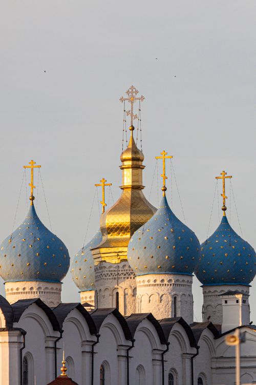Free Golden and blue ornate domes of the famous cathedral in Cazã, Tartaristão, captured at sunset. Stock Photo