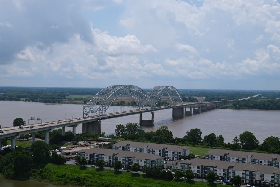 Aerial photo of the Hernando de Soto Bridge spanning the Mississippi River in Memphis, Tennessee.