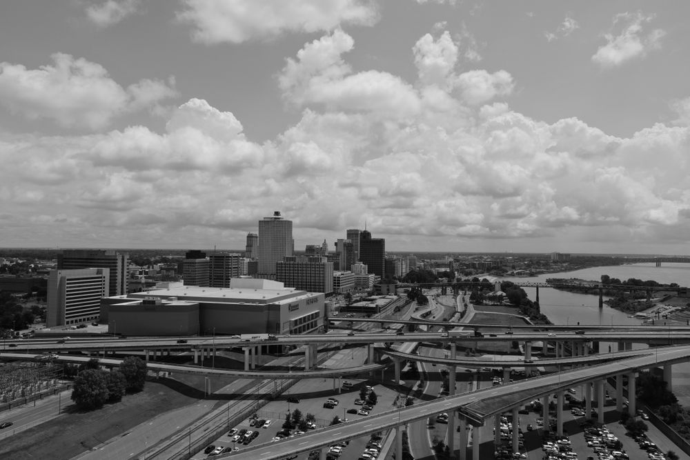 Traffic moving through Memphis