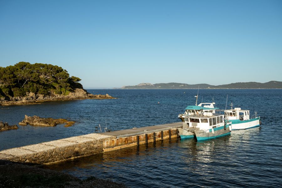 Le littoral et les embarcadères d'Hyères