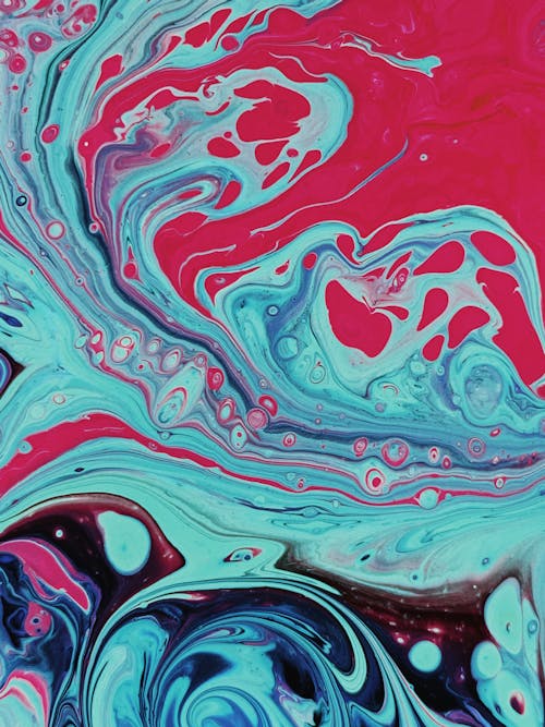 Красочная абстрактная картина маслом с потоком, создающим волнистые линии