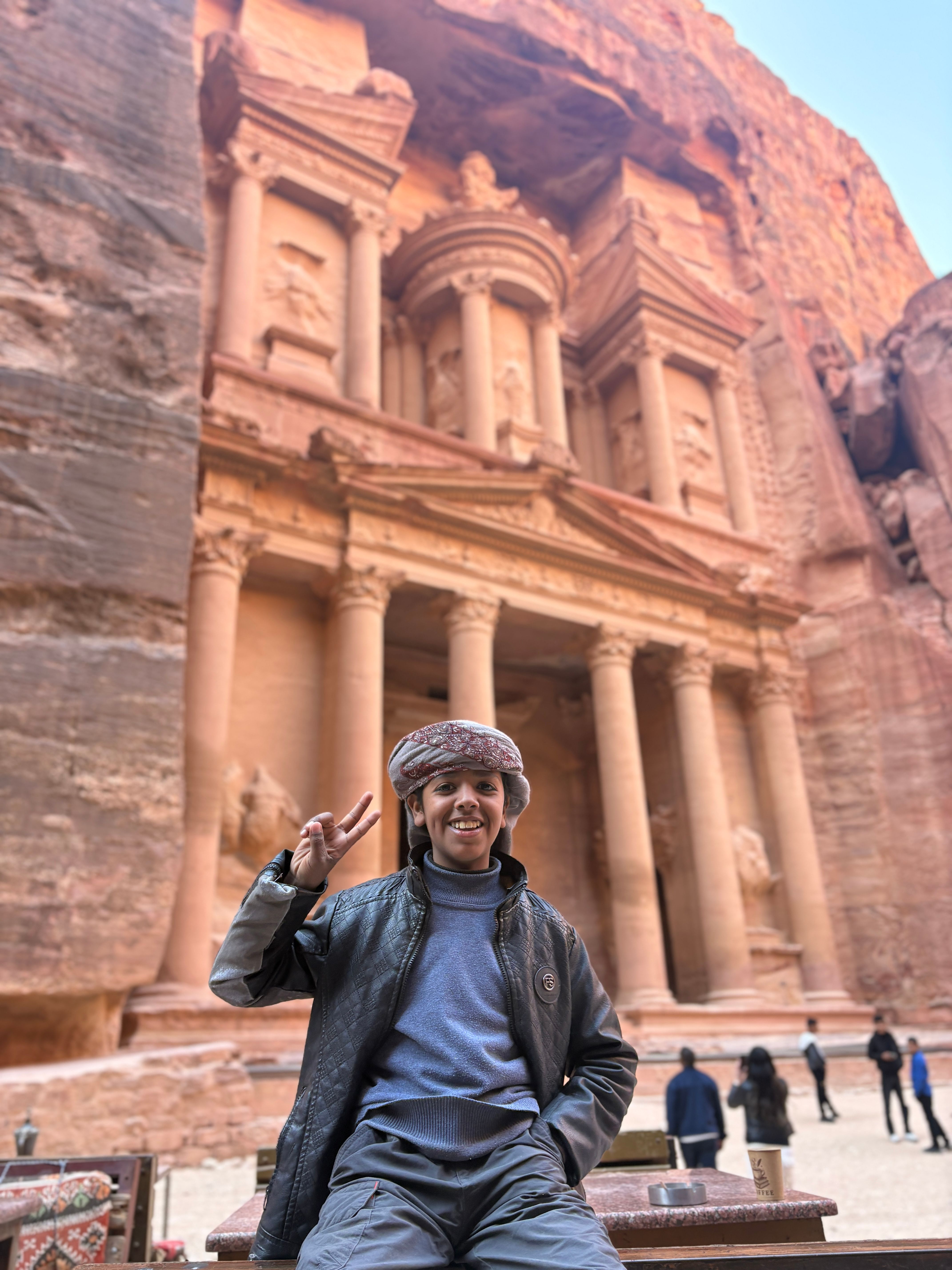 Bear Greg - Petra